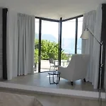 Vista 4*