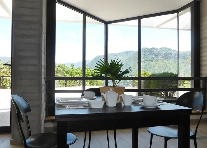 Couette-café Vista 4*